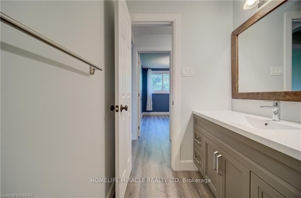 29 Ranchwood Cres