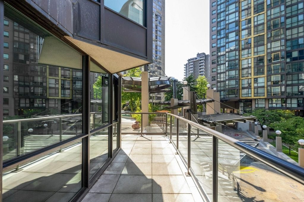 1331 Alberni St, #106
