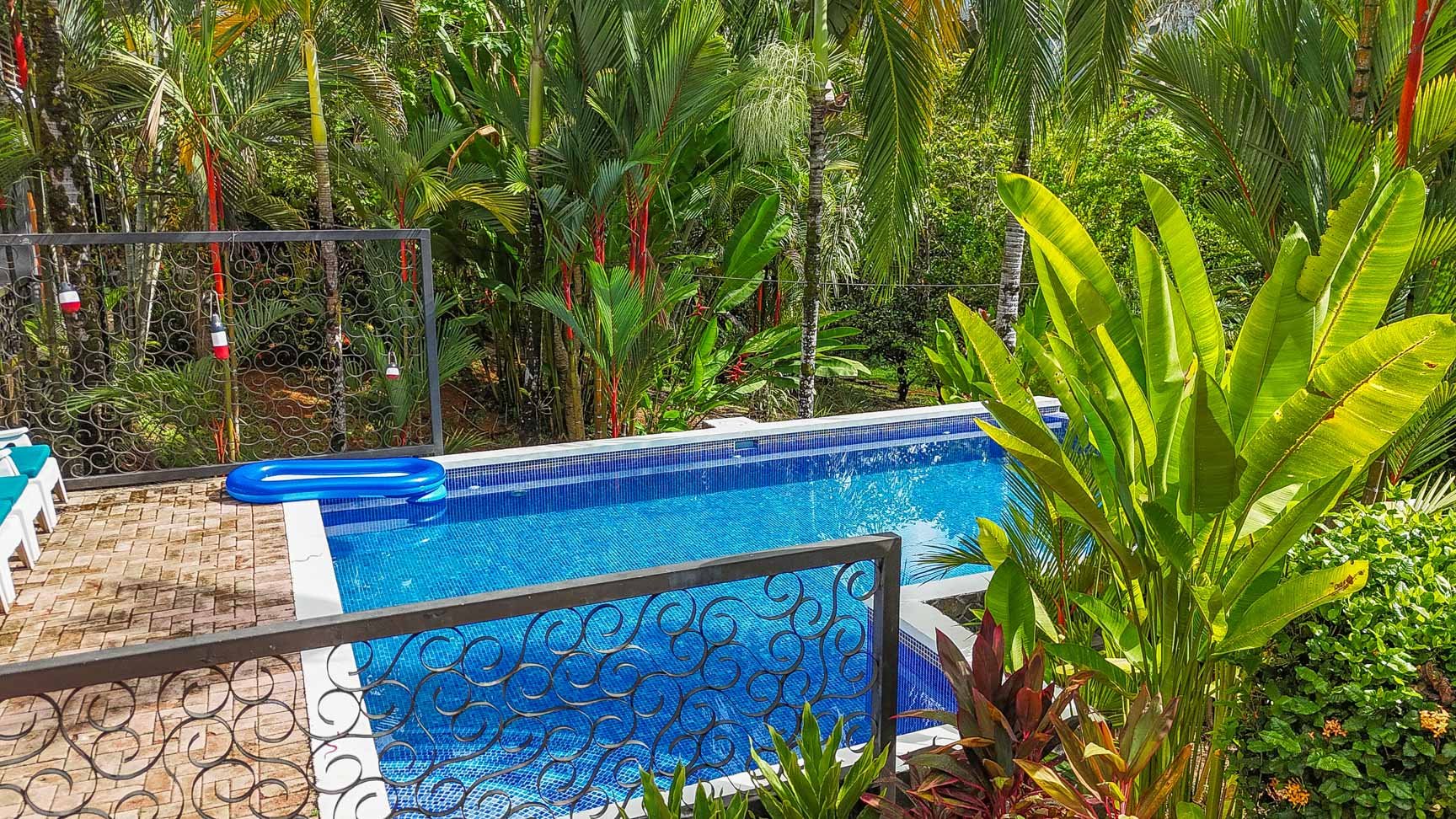 Ojochal Mountain View Home with Pool, Guest House & Gardens