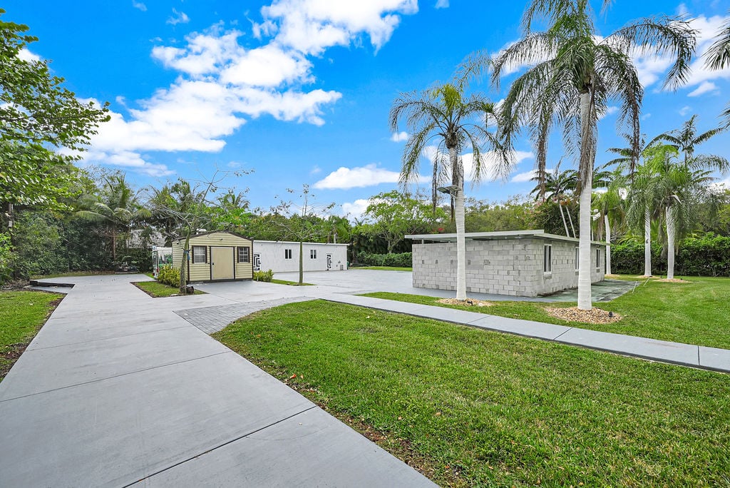 7830 SW 120th St
