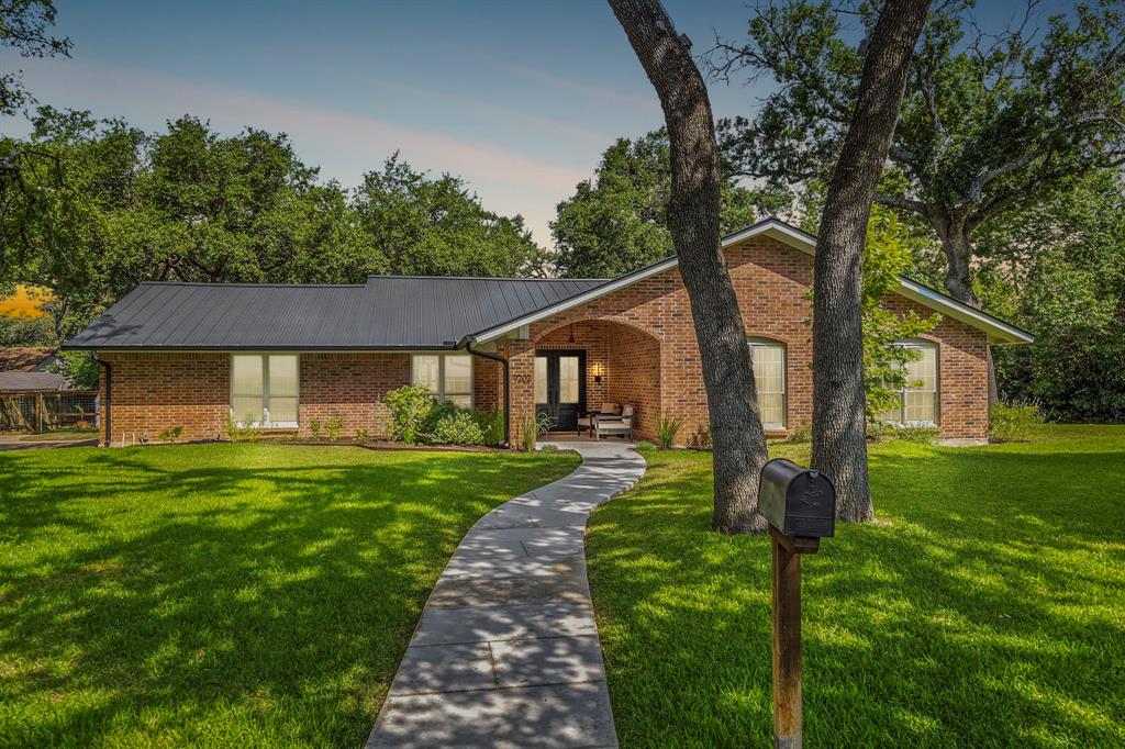 9202 Queenswood Drive