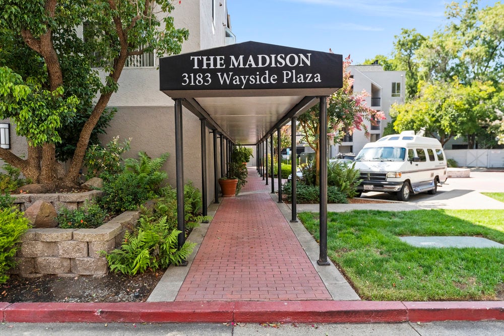 Wayside Plaza Living