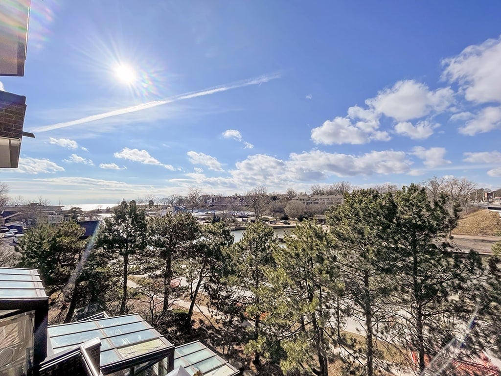 100 Lakeshore Road E Unit: 501