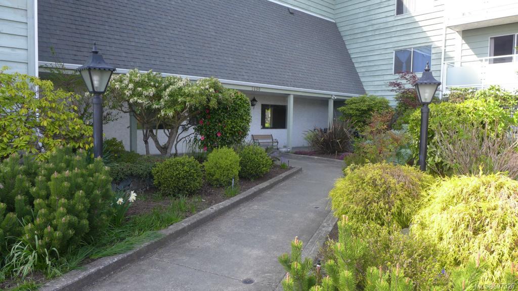 412-1490 Garnet Rd, Saanich