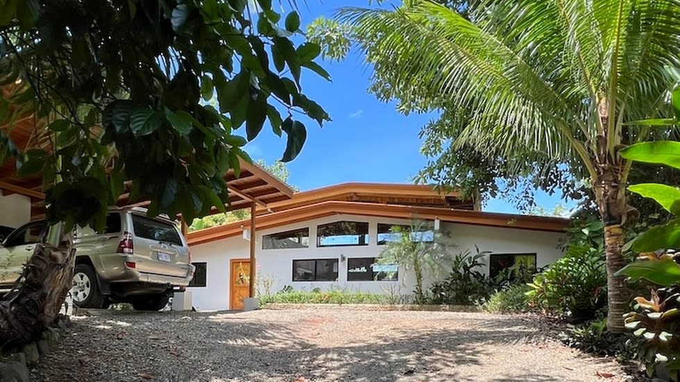 3 bedroom Whitewater Ocean View Home Above Matapalo Beach