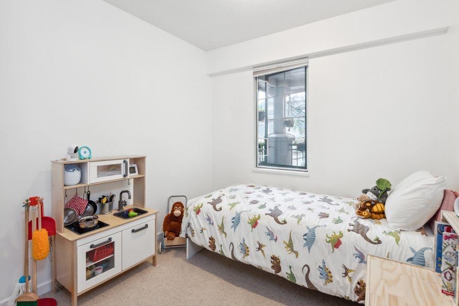 307-929 W 16th Ave