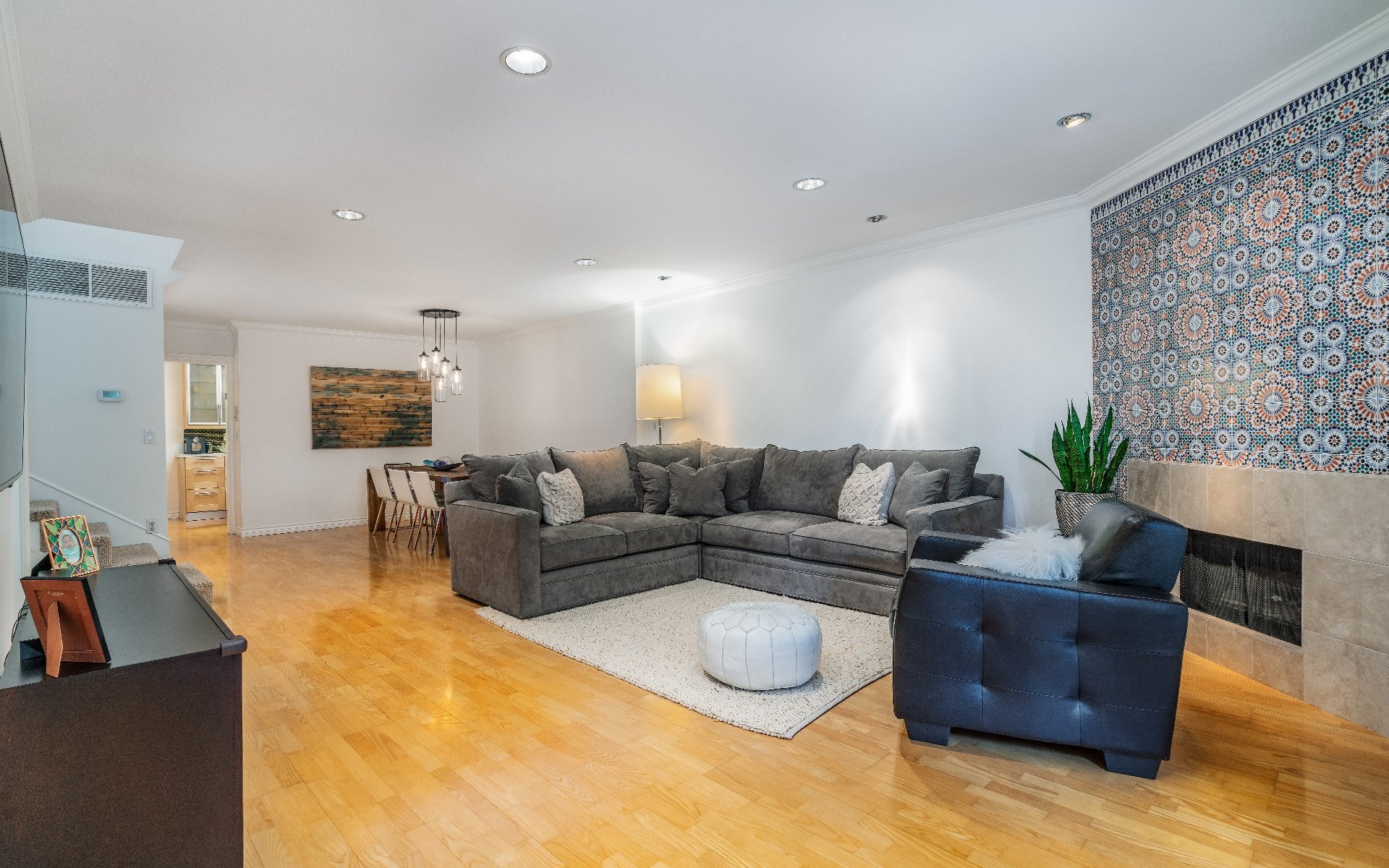 4832 Balboa Ave #B