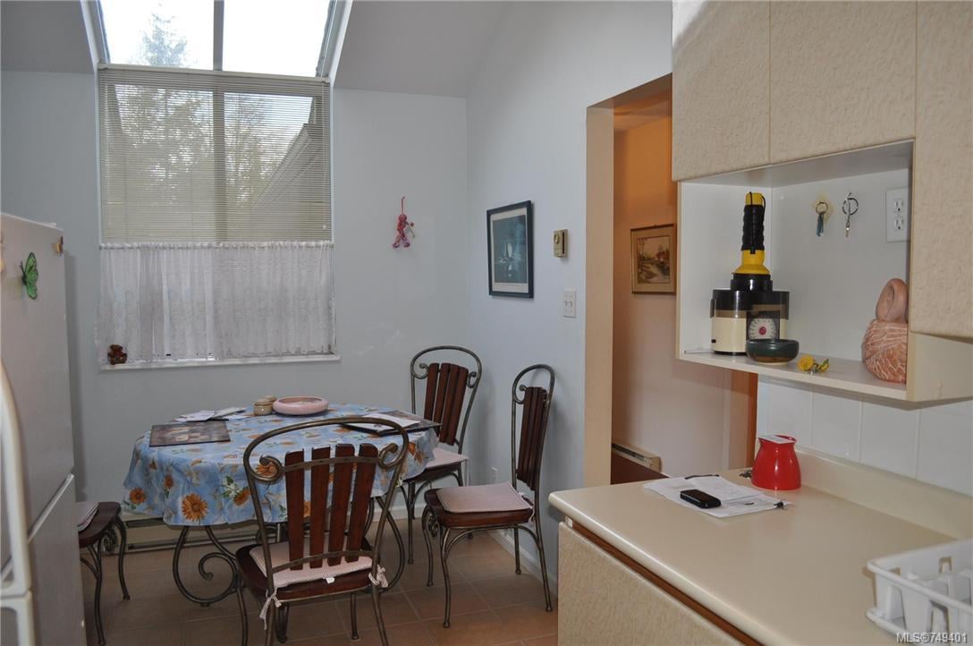 15-5110 Cordova Bay Rd