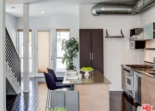 4151 Redwood Ave #414