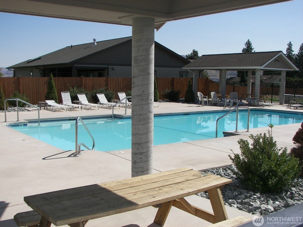 320 Village Dr