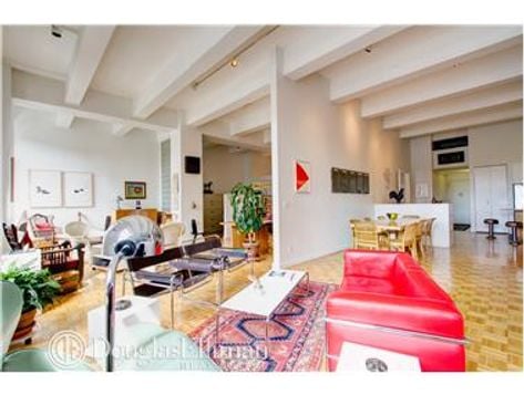 529 W 42nd St, #2SR
