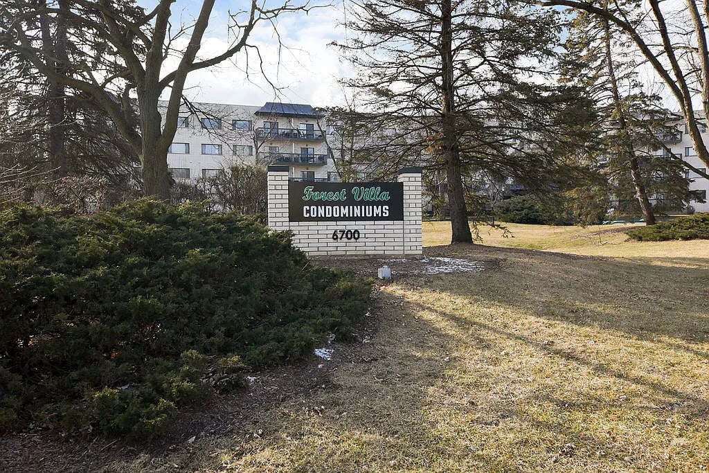 6700 S Brainard Ave APT 403