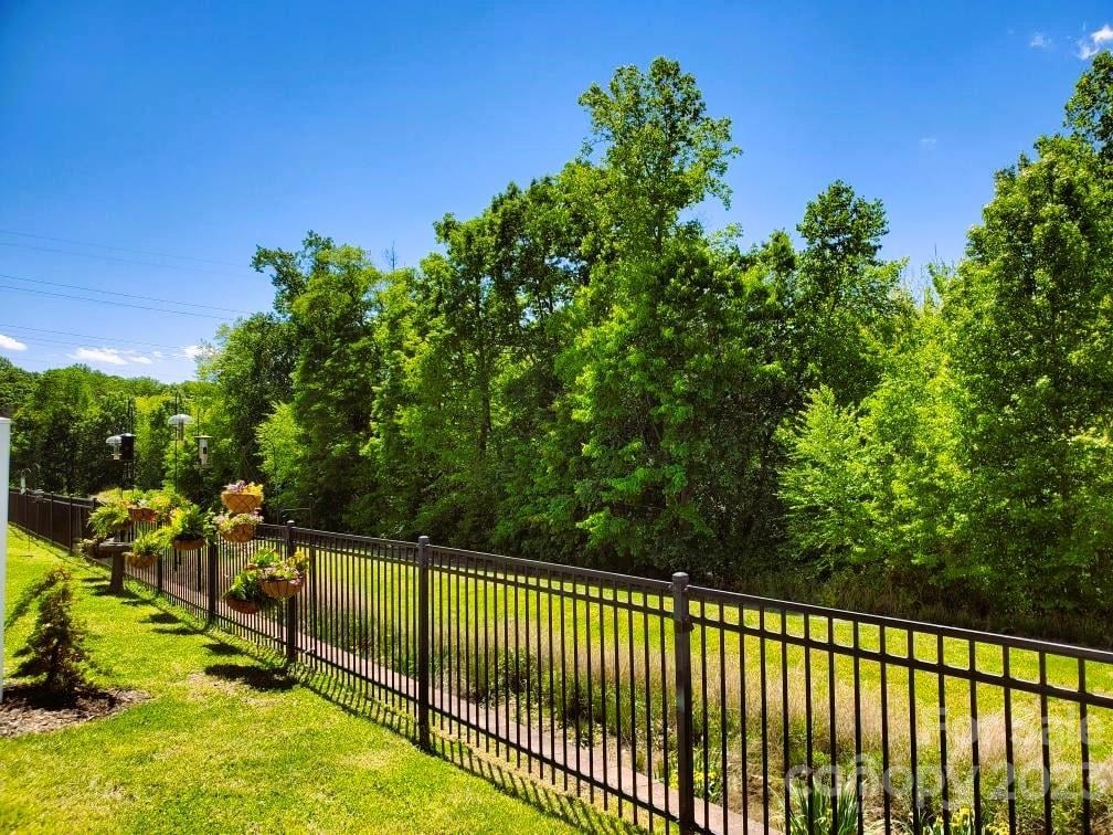 129 Beverly Chase Ln