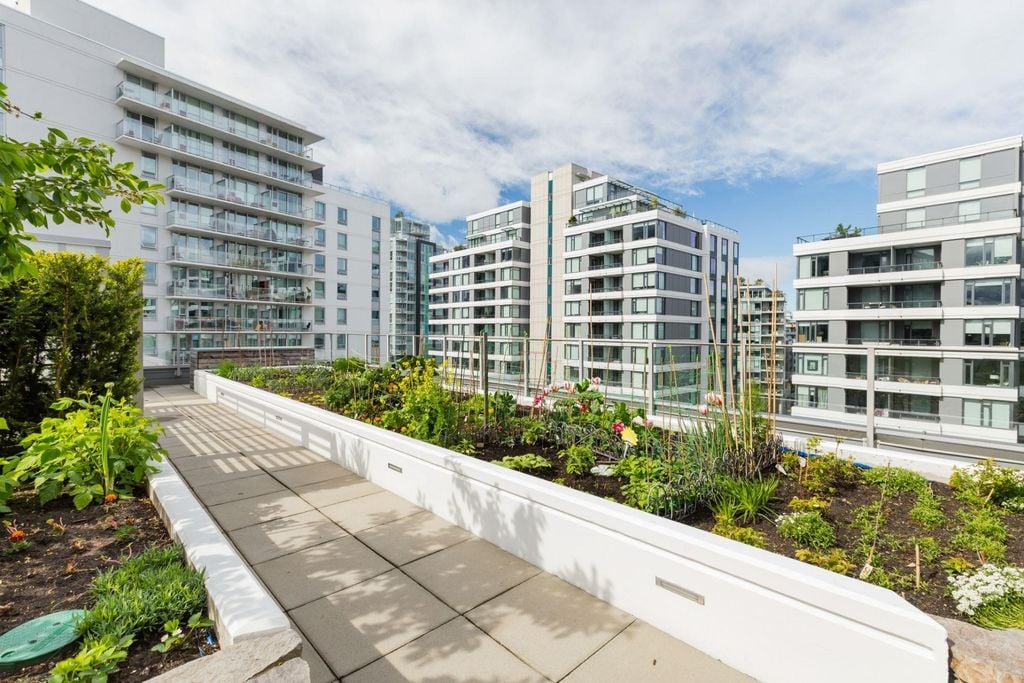 1661 Quebec St, #606