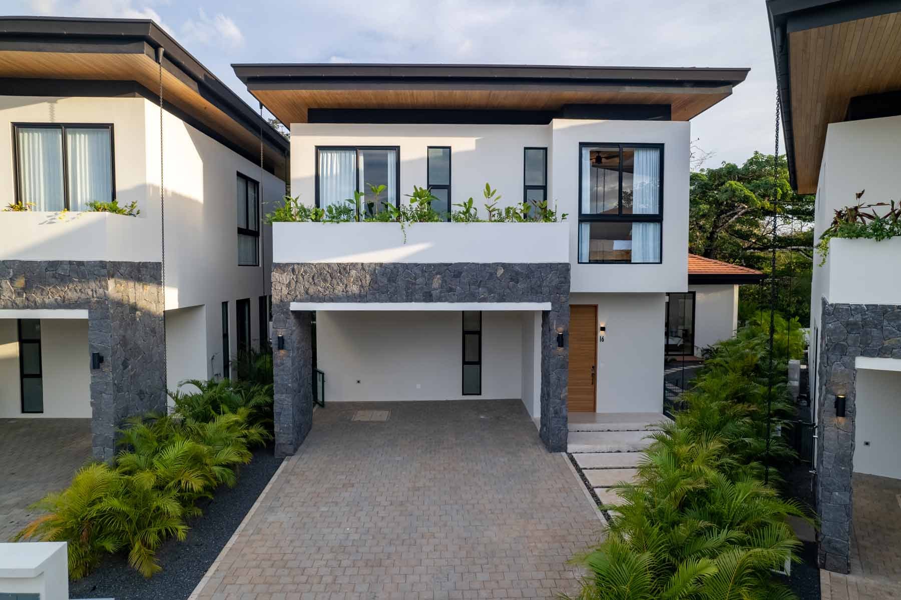 Bosques de Pinilla #16 | Modern 6-Bedroom Tropical Retreat with Casita in Hacienda Pinilla