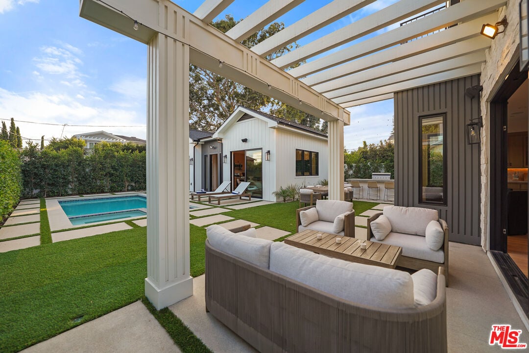 Fairmont Reserve, S Bundy Dr, 90049