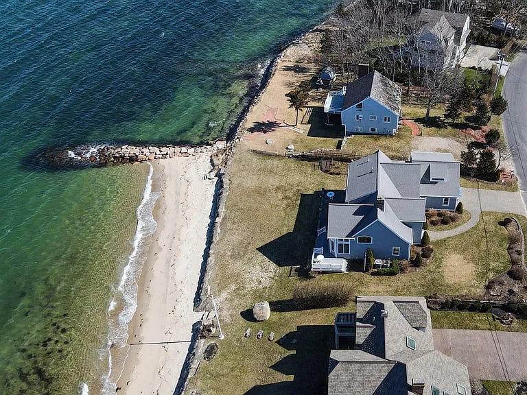 96 Waterside Dr