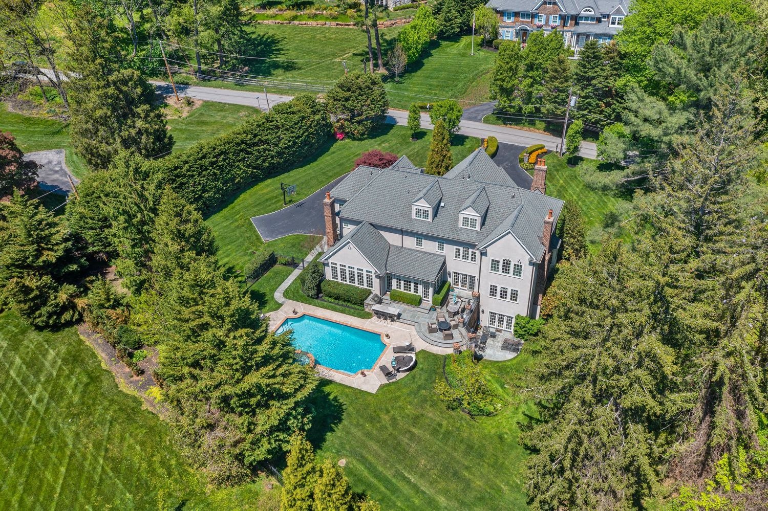 775 Parkes Run Ln