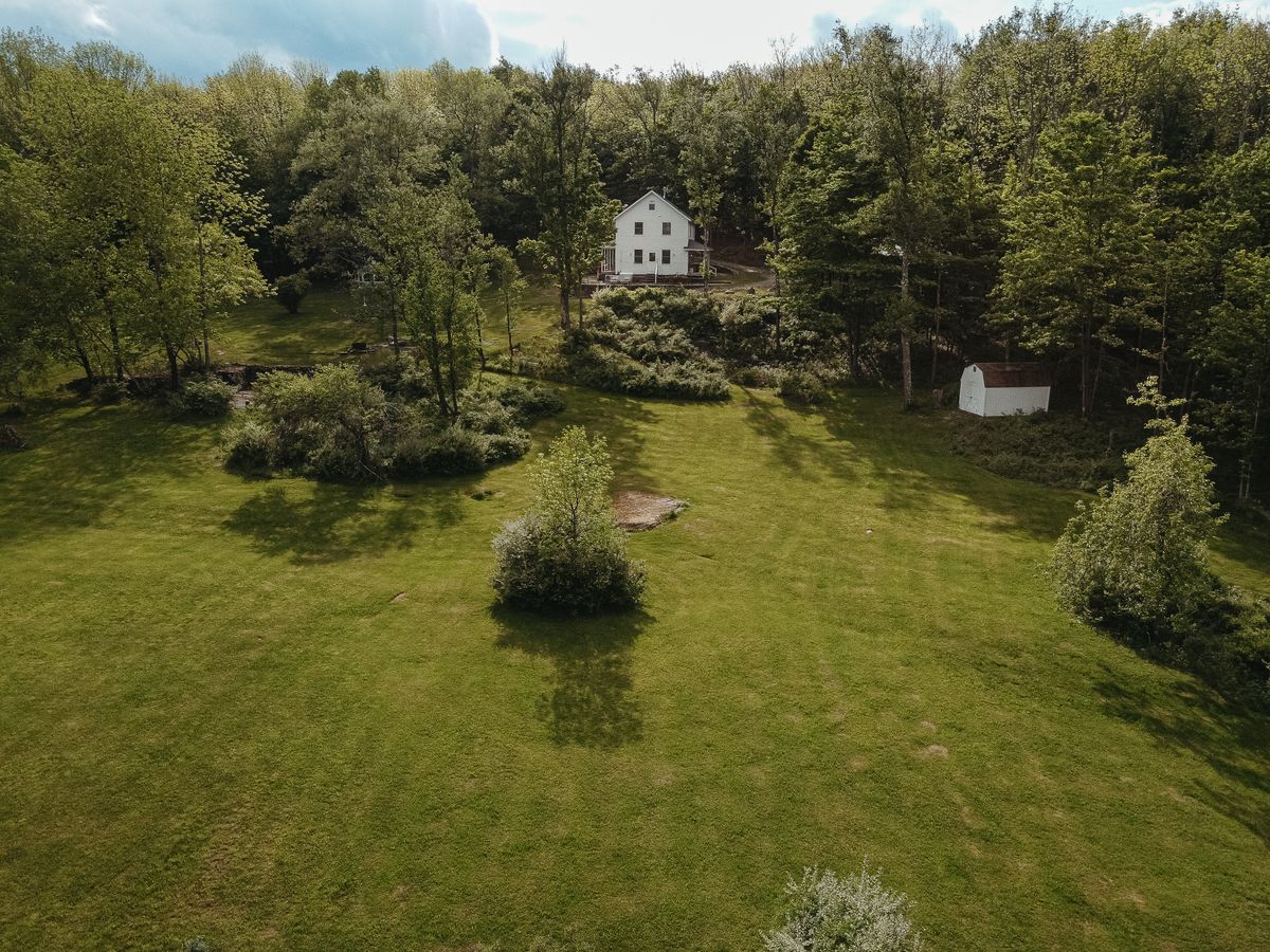 Roscoe Farmhouse