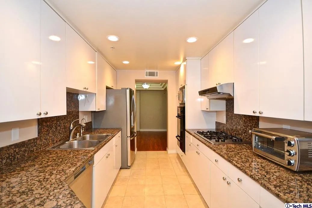 739 Lorraine Blvd #301