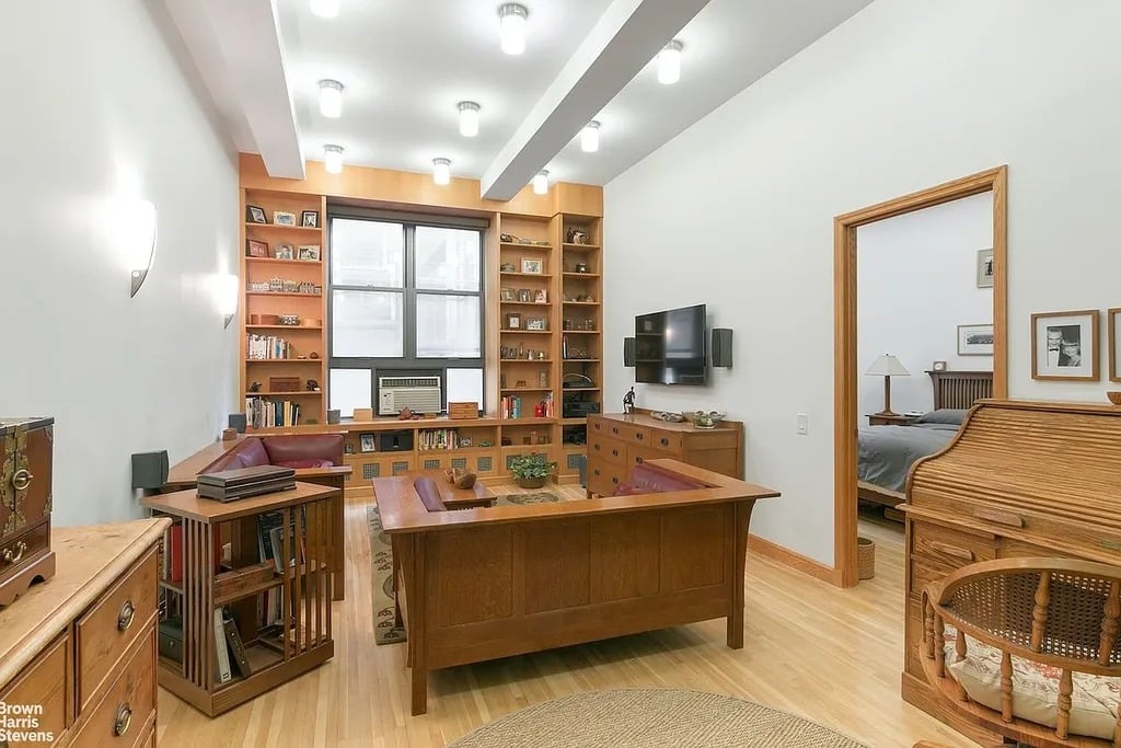 148 W 23rd St #3B