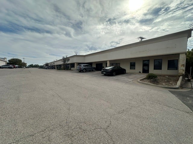 174 Midway Center