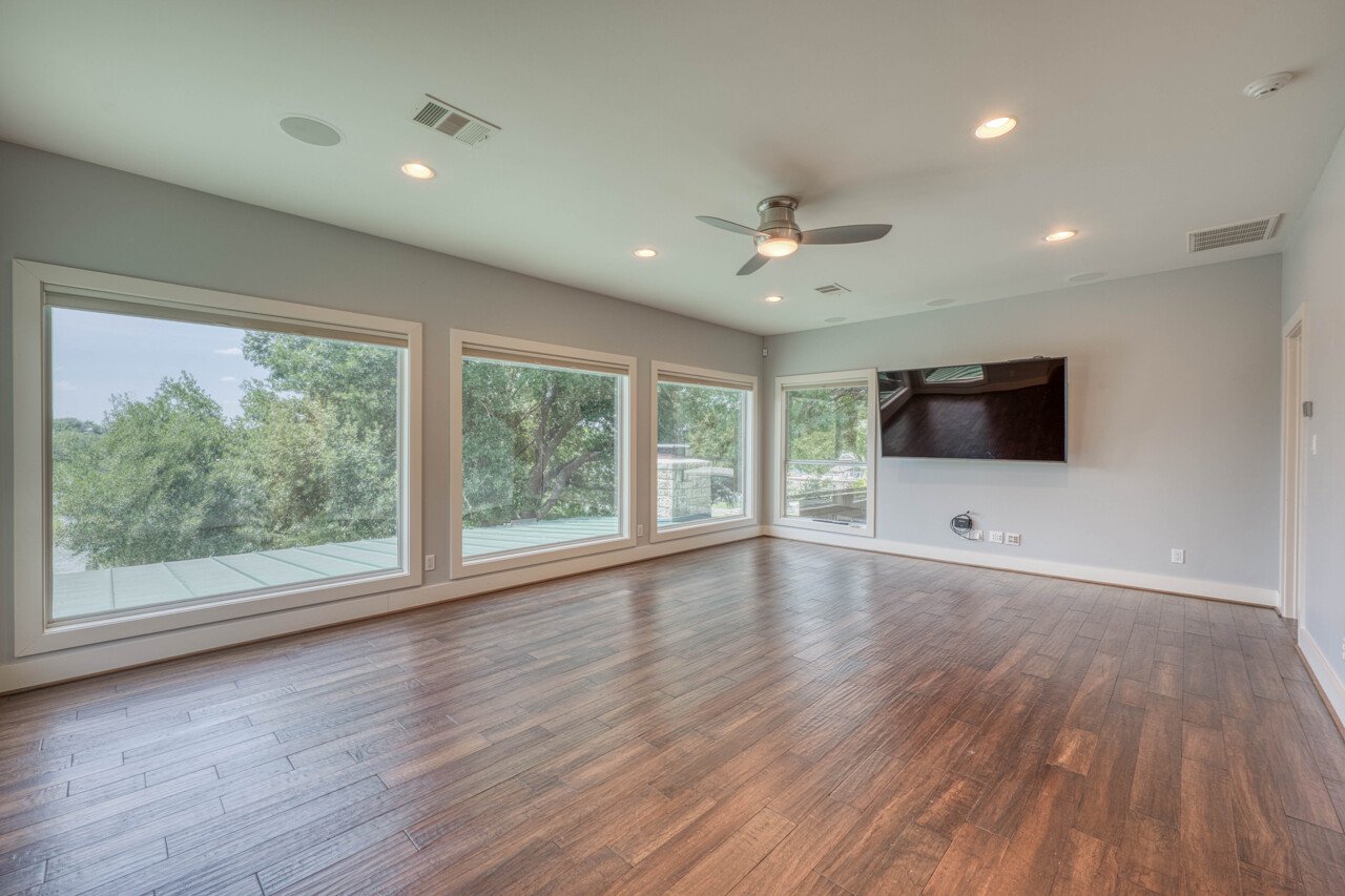 1704 Bluebonnet Lane