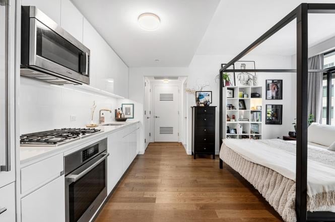 99 HUDSON ST Unit: 402