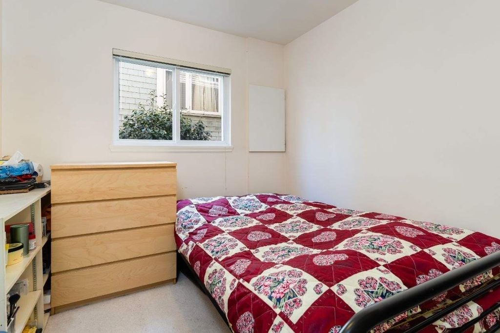 2821 Victoria Dr