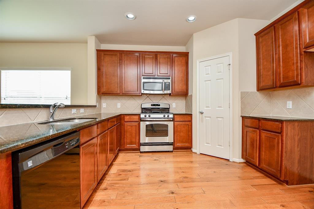 21622 Crest Peak Wy