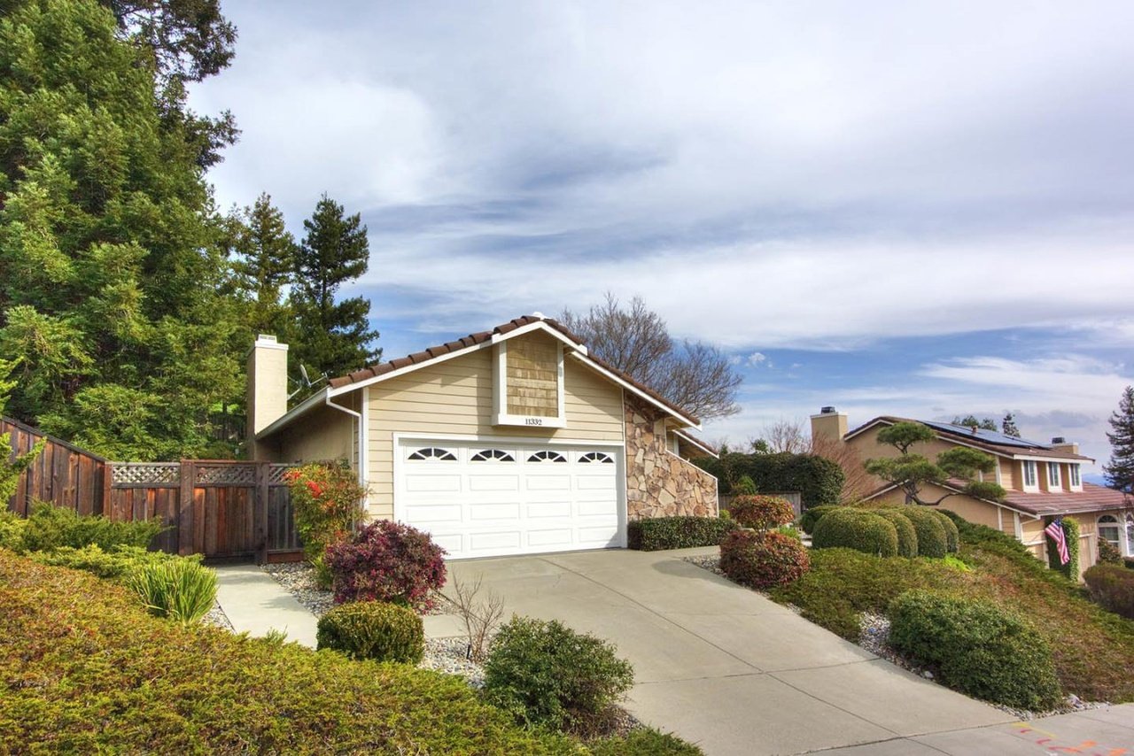 11332 Rolling Hills Dr