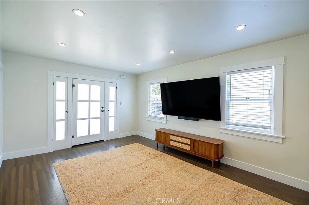 630 W Wilshire Ave