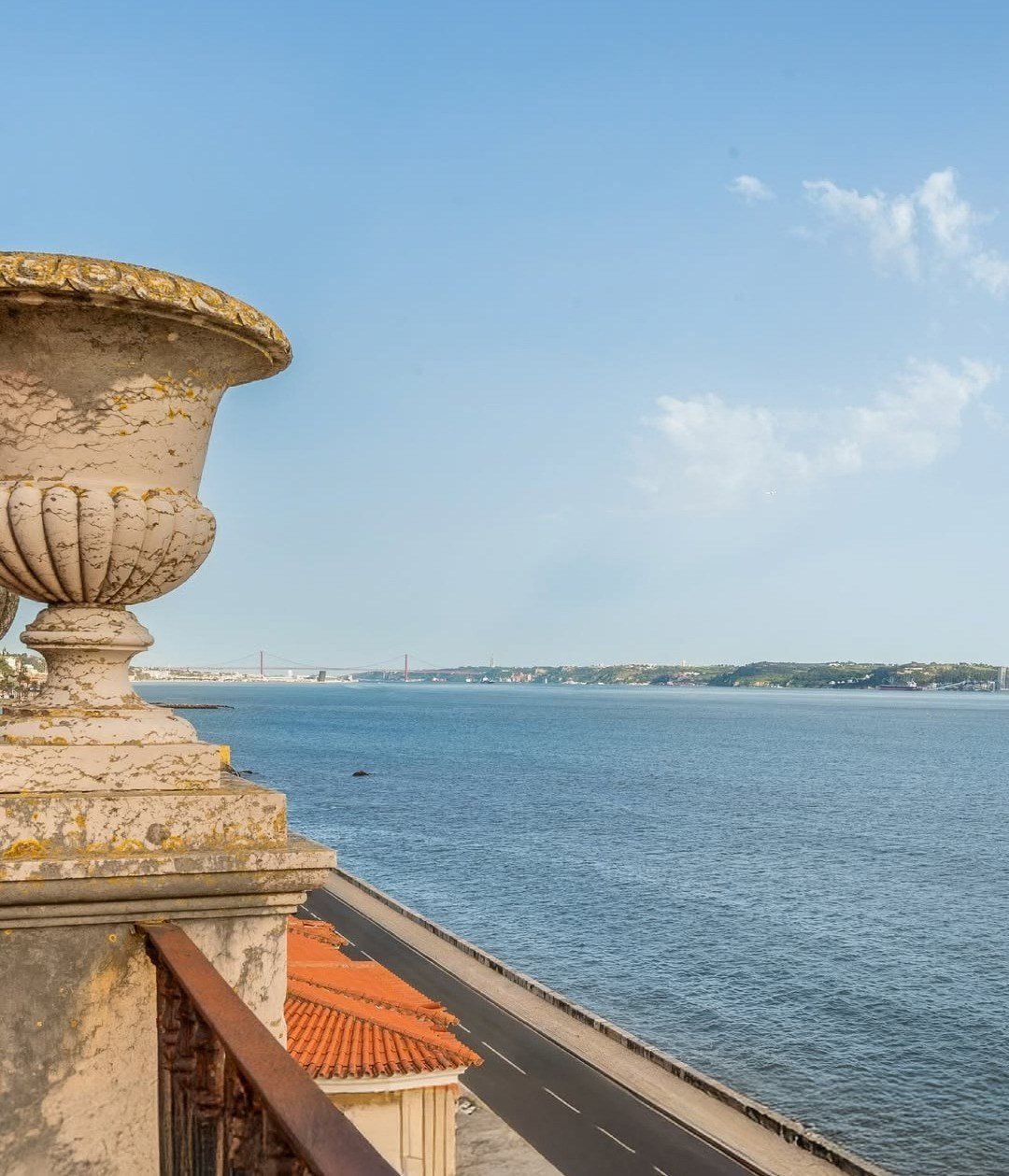 Quinta do Relógio: Historic 19th-Century Waterfront Palacete in Paço de Arcos, Oeiras