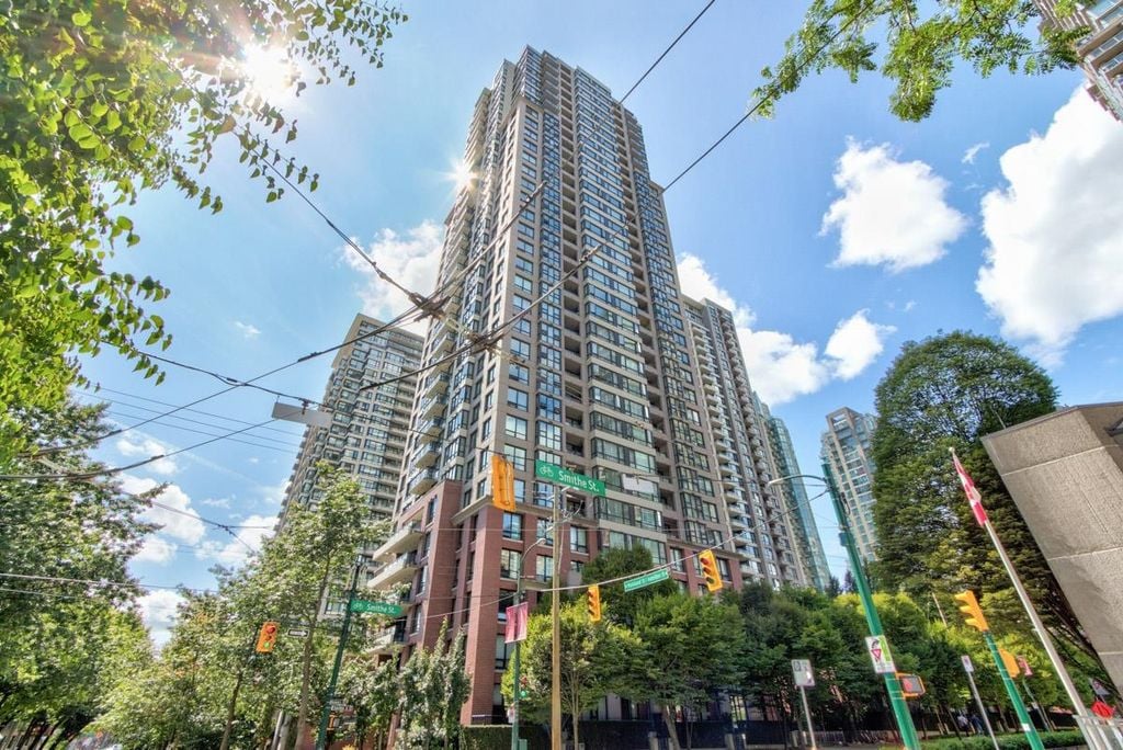 909 Mainland St, #2003