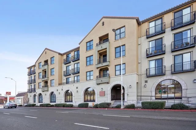 1001 Laurel St, Unit 313