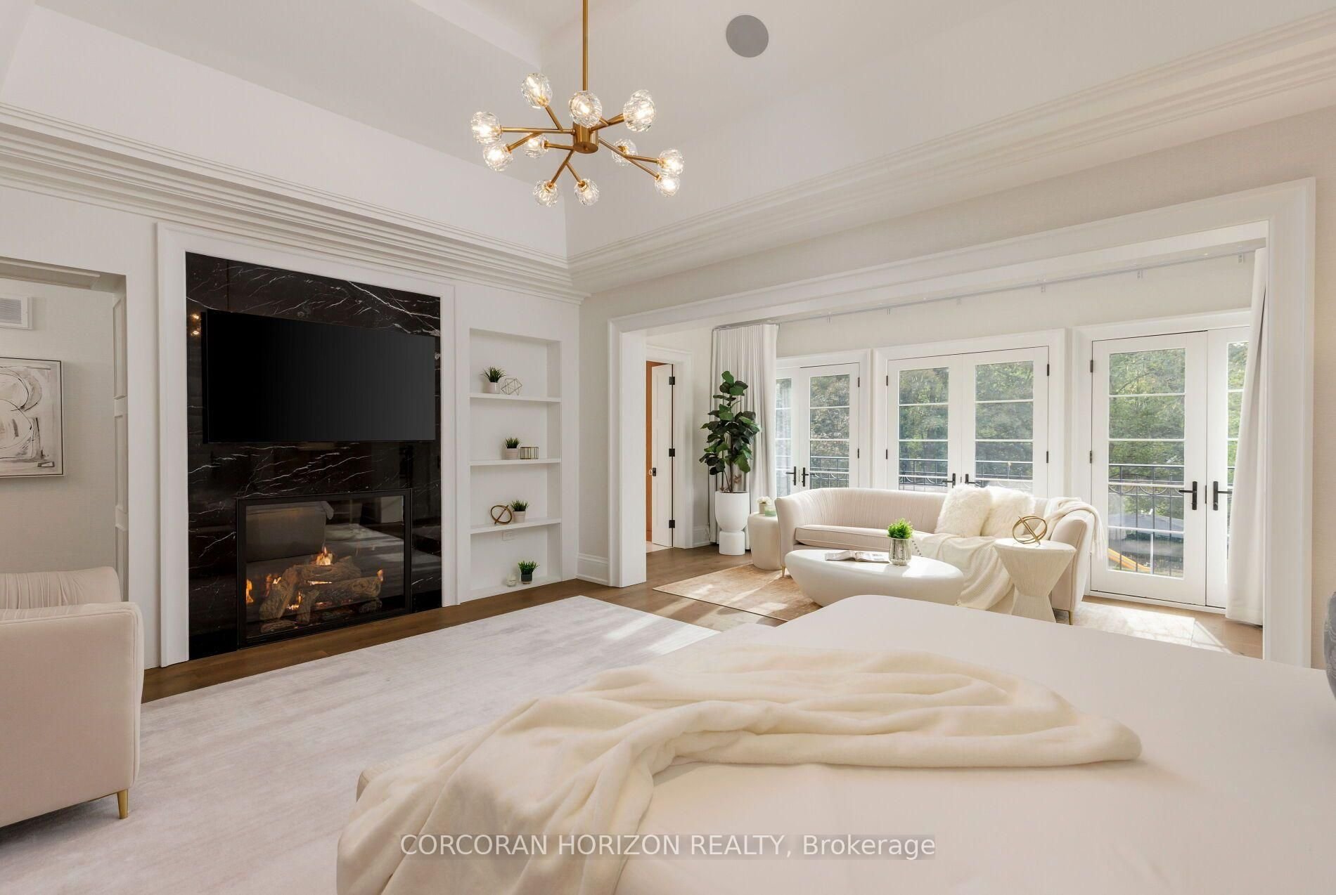 HOGGS HOLLOW CROWN ESTATE