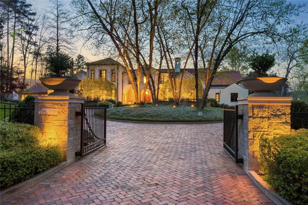 1325 Monte Carlo Dr NW