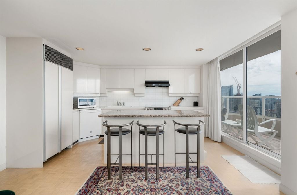 717 Jervis St, #3001