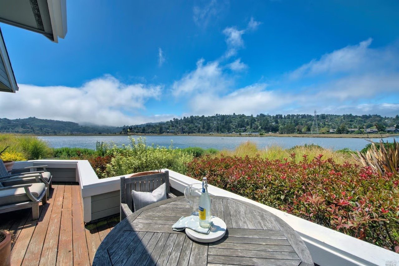 6025 Shelter Bay Ave