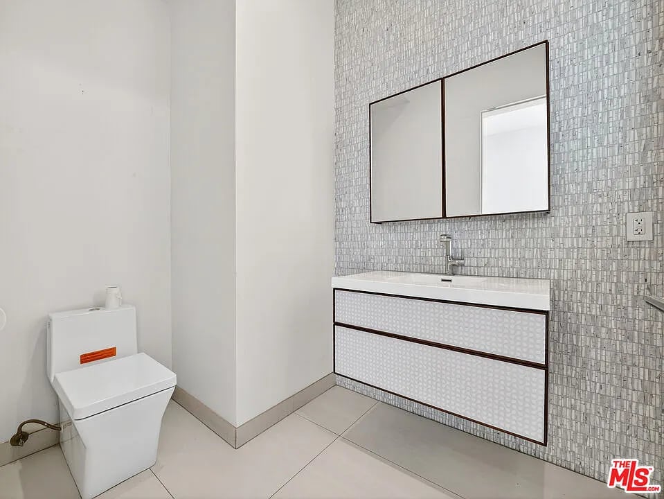 770 Paseo Miramar