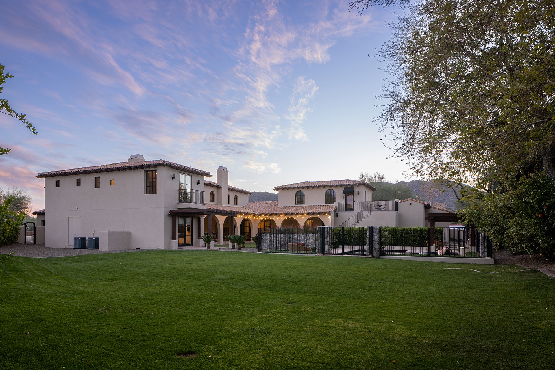 8243 N MOCKINGBIRD Lane