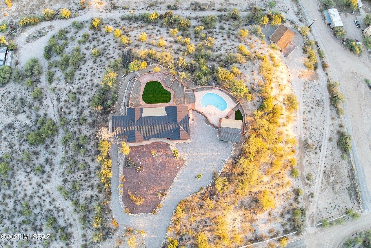 5240 E River House Rd