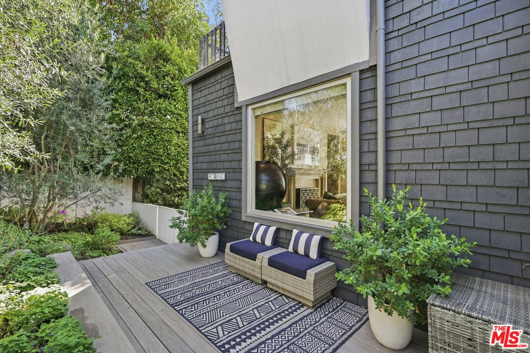 Solis Vista, Serra Rd, 90265