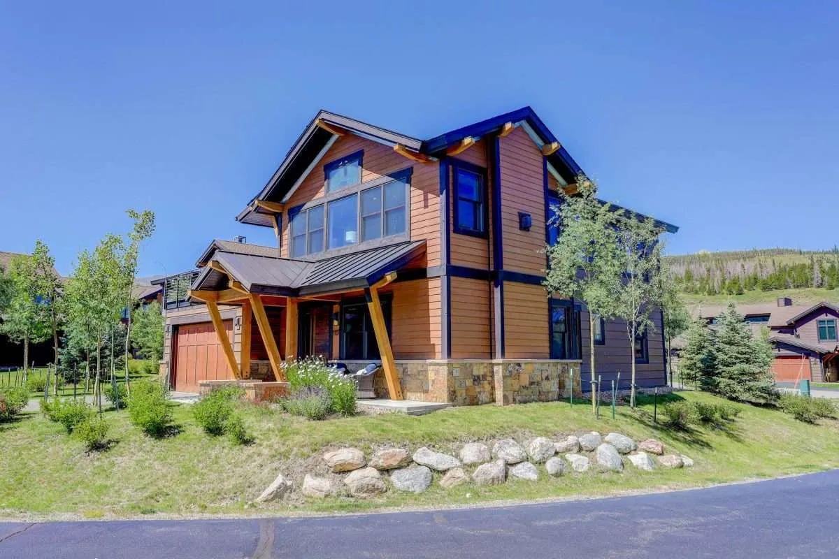 Stunning Shores Mountain Contemporary in Breckenridge