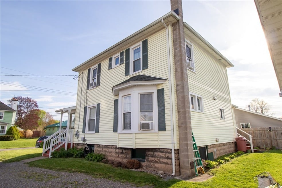154 McDermott St