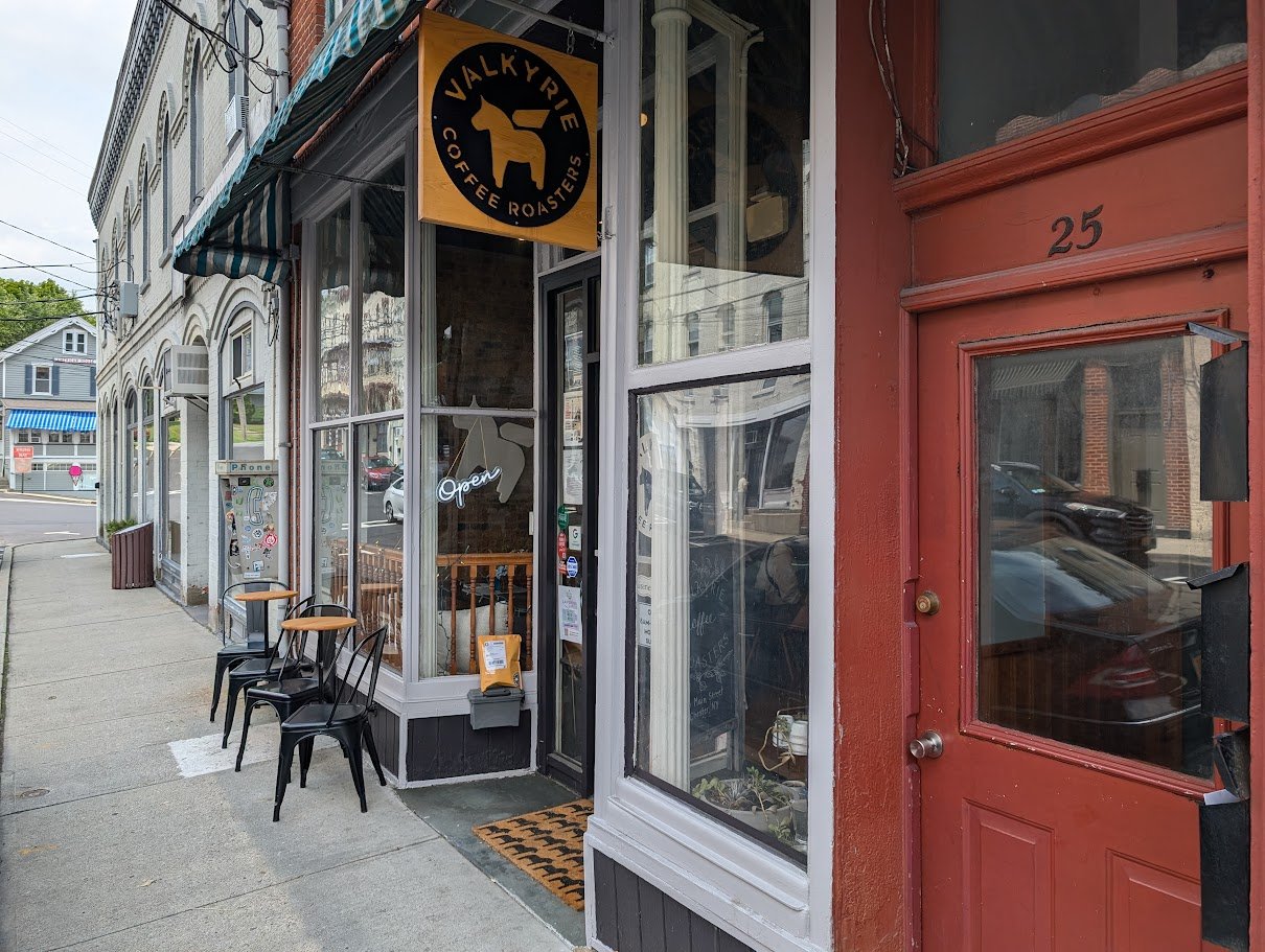 3 Great Walking Villages in Orange County