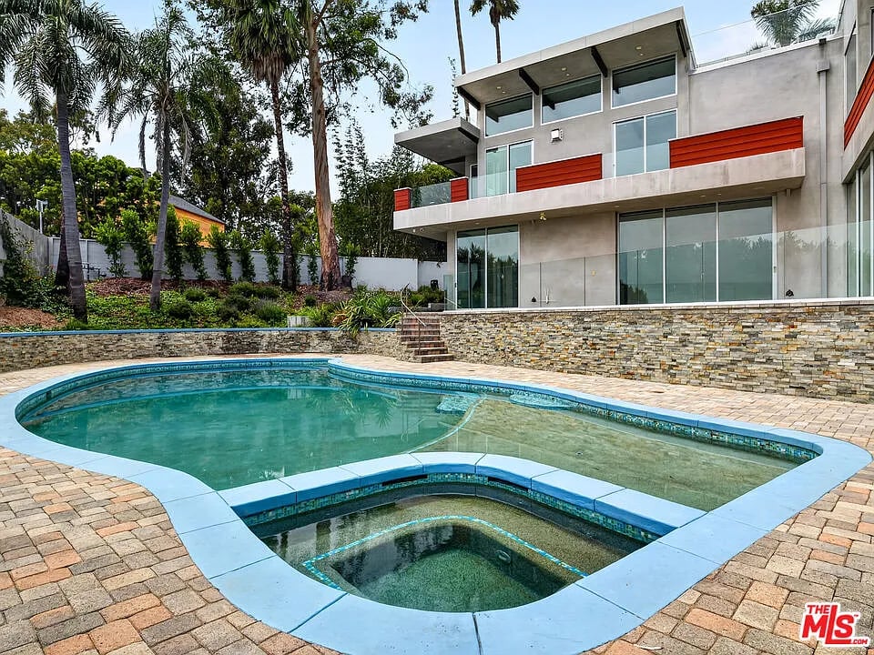 770 Paseo Miramar
