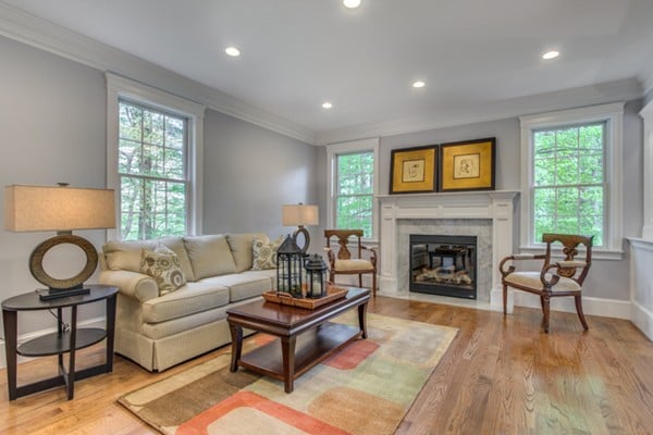 8 Holton Rd