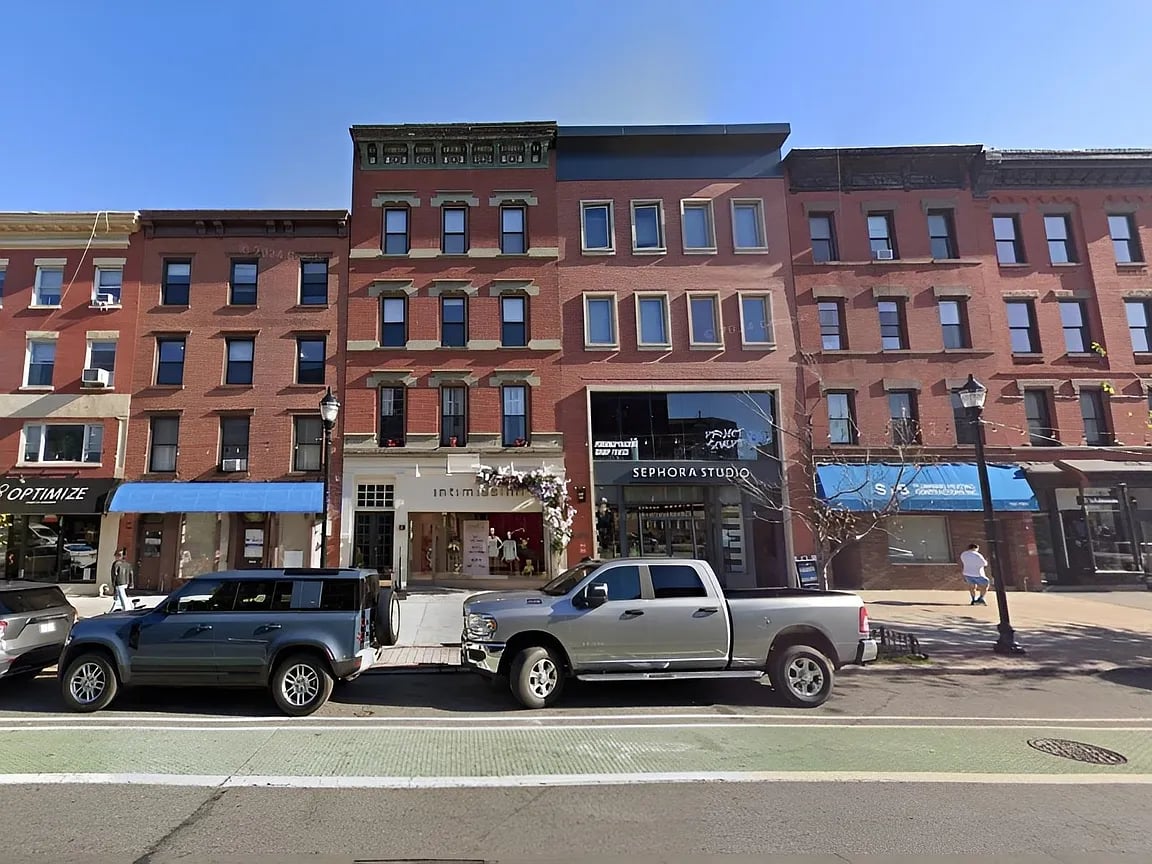 321 Washington Street Unit: 4