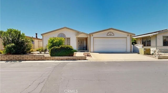 Tour video of listing at 1457 Martinique Drive, Hemet, CA 92543